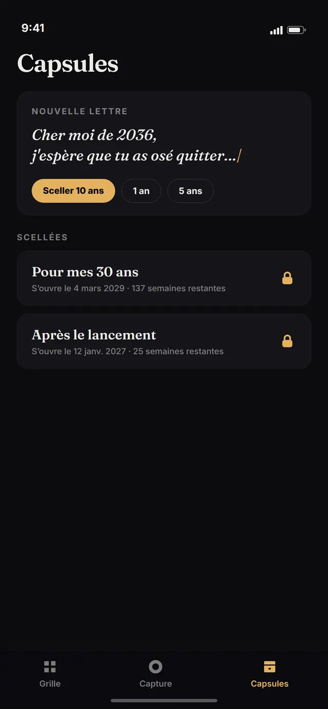 Écran des capsules temporelles : une lettre en cours d'écriture et deux capsules scellées avec leur date d'ouverture